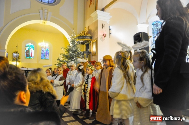Zdjęcie w galerii na portalu naszraciborz.pl: Brzeskie kolędowanie przy żłóbku  wiadomości z regionu