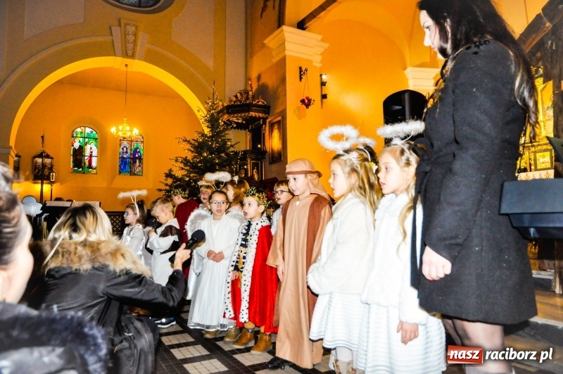 Zdjęcie w galerii na portalu naszraciborz.pl: Brzeskie kolędowanie przy żłóbku  wiadomości z regionu