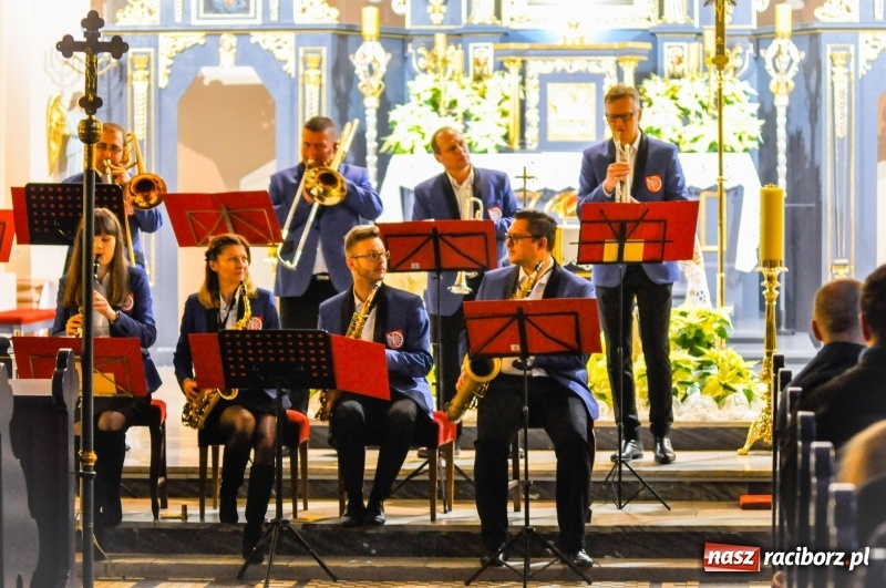 Zdjęcie w galerii na portalu naszraciborz.pl: Brzeskie kolędowanie przy żłóbku  wiadomości z regionu