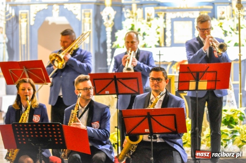 Zdjęcie w galerii na portalu naszraciborz.pl: Brzeskie kolędowanie przy żłóbku  wiadomości z regionu