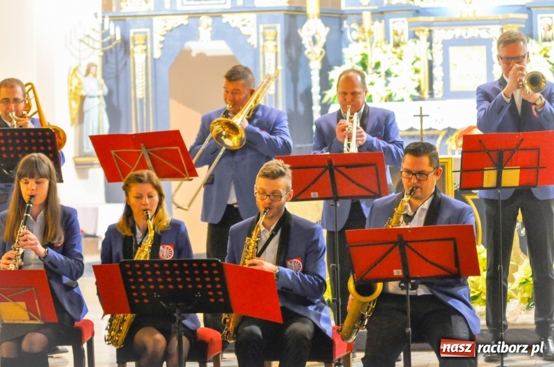 Zdjęcie w galerii na portalu naszraciborz.pl: Brzeskie kolędowanie przy żłóbku  wiadomości z regionu