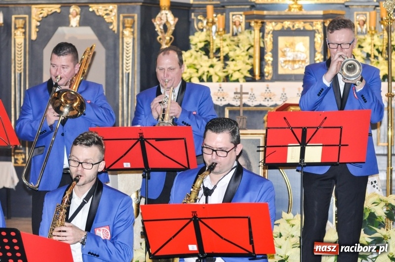 Zdjęcie w galerii na portalu naszraciborz.pl: Brzeskie kolędowanie przy żłóbku  wiadomości z regionu