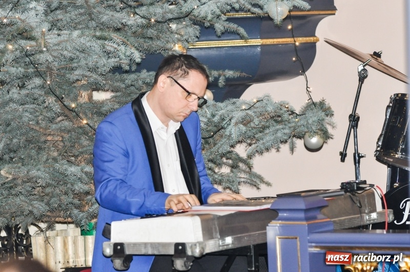 Zdjęcie w galerii na portalu naszraciborz.pl: Brzeskie kolędowanie przy żłóbku  wiadomości z regionu