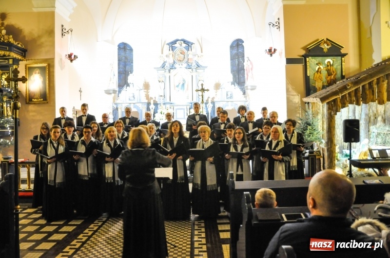 Zdjęcie w galerii na portalu naszraciborz.pl: Brzeskie kolędowanie przy żłóbku  wiadomości z regionu