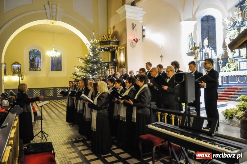 Zdjęcie w galerii na portalu naszraciborz.pl: Brzeskie kolędowanie przy żłóbku  wiadomości z regionu