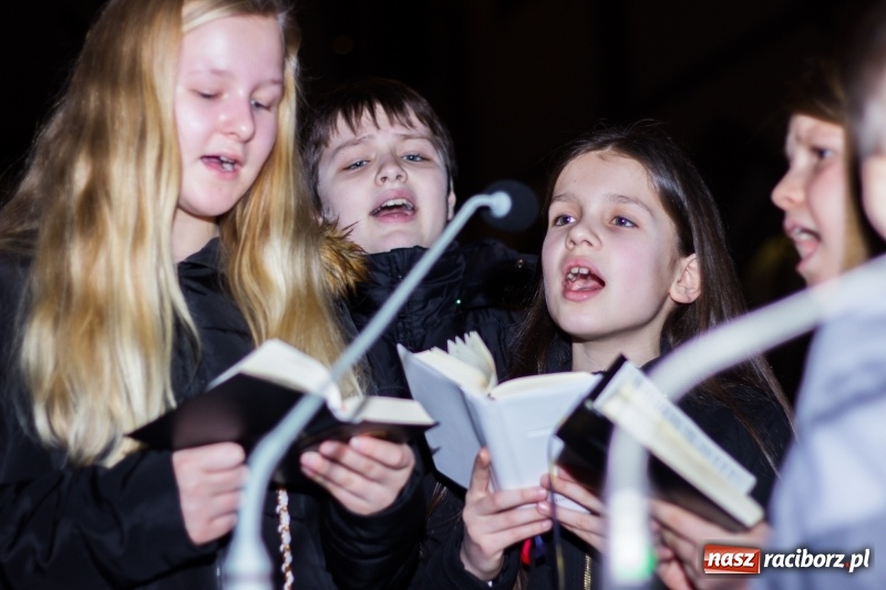 Zdjęcie w galerii na portalu naszraciborz.pl: Motocyklowe kolędowanie przy żłóbku wiadomości z regionu