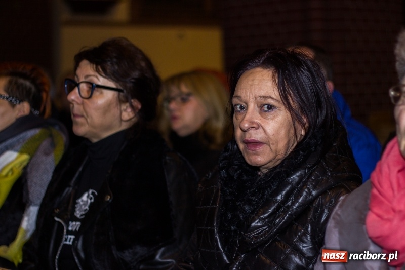 Zdjęcie w galerii na portalu naszraciborz.pl: Motocyklowe kolędowanie przy żłóbku wiadomości z regionu