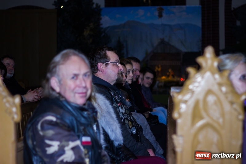 Zdjęcie w galerii na portalu naszraciborz.pl: Motocyklowe kolędowanie przy żłóbku wiadomości z regionu