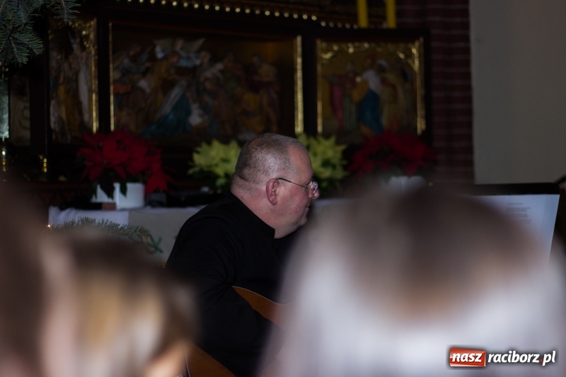 Zdjęcie w galerii na portalu naszraciborz.pl: Motocyklowe kolędowanie przy żłóbku wiadomości z regionu