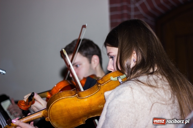 Zdjęcie w galerii na portalu naszraciborz.pl: Motocyklowe kolędowanie przy żłóbku wiadomości z regionu