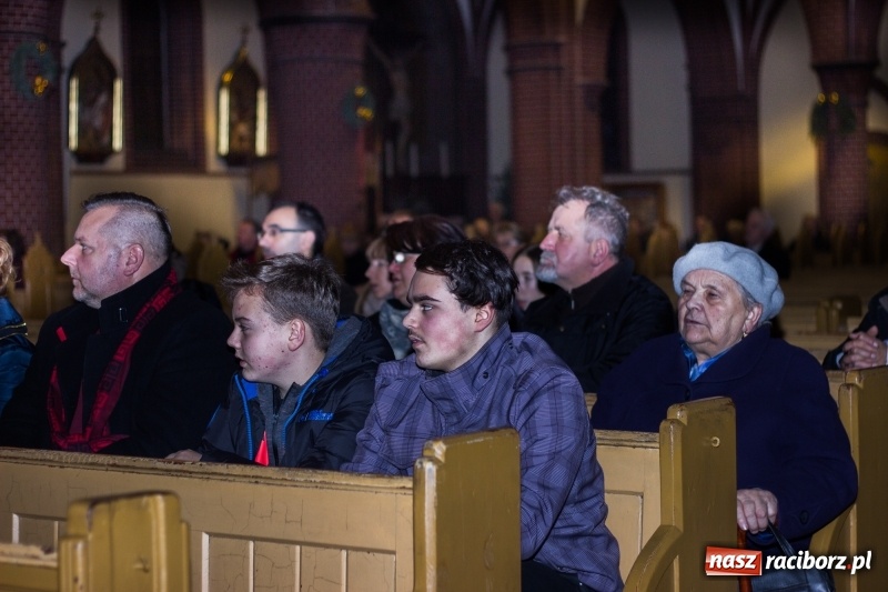 Zdjęcie w galerii na portalu naszraciborz.pl: Motocyklowe kolędowanie przy żłóbku wiadomości z regionu