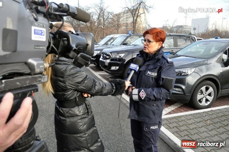 Zdjęcie w galerii na portalu naszraciborz.pl: Od polonezów do szybkich BMW 330i z wideorejestratorem. Śląska policja pokazała swoje wozy  wiadomości z regionu