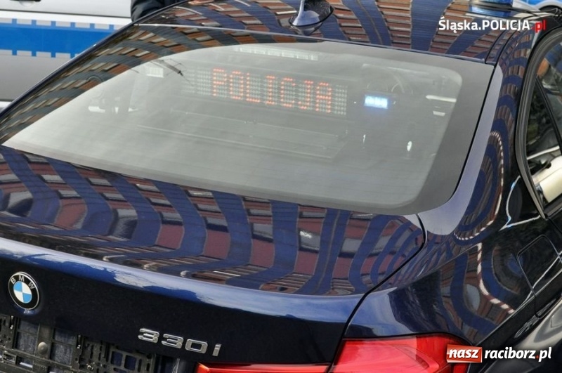 Zdjęcie w galerii na portalu naszraciborz.pl: Od polonezów do szybkich BMW 330i z wideorejestratorem. Śląska policja pokazała swoje wozy  wiadomości z regionu