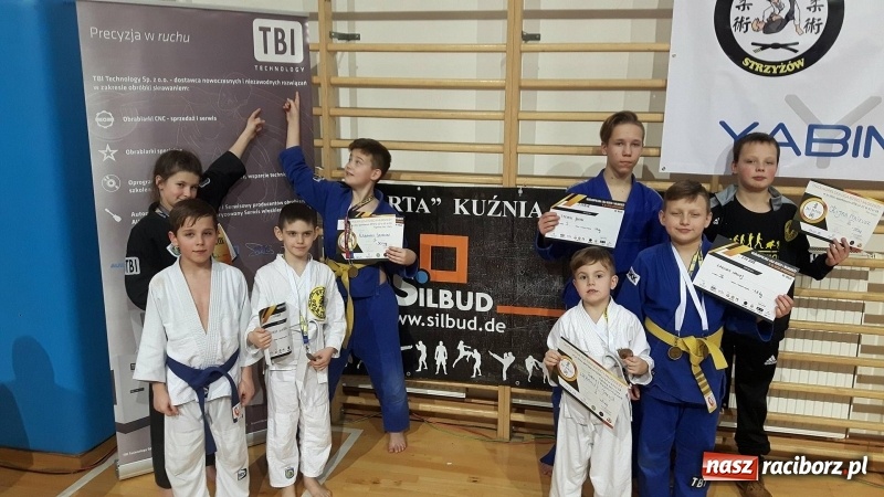 Zdjęcie w galerii na portalu naszraciborz.pl: Zawodnicy Sparty Kuźnia Raciborska rozpoczęli nowy sezon ligi dzieci i młodzieży w Ju-Jitsu wiadomości z regionu