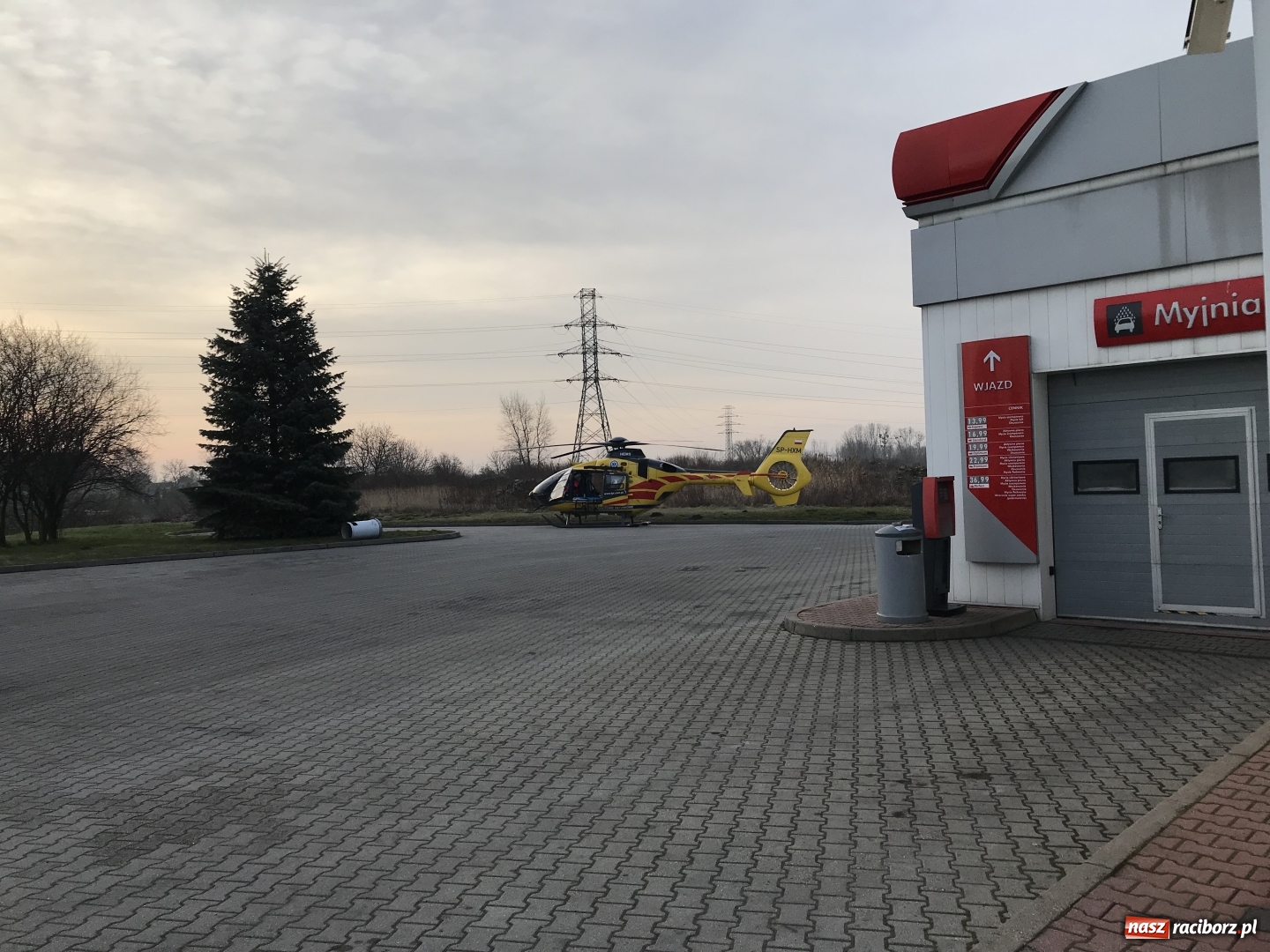 Zdjęcie w galerii na portalu naszraciborz.pl: Zderzenie trzech pojazdów na skrzyżowaniu Piaskowej i 1 Maja w Raciborzu wiadomości z regionu