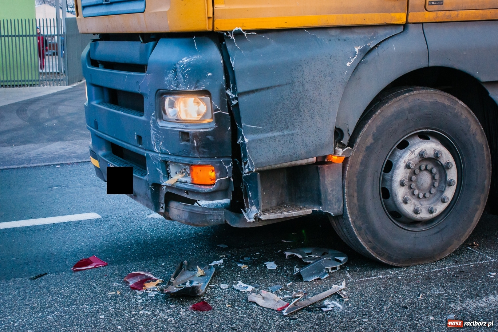 Zdjęcie w galerii na portalu naszraciborz.pl: Zderzenie trzech pojazdów na skrzyżowaniu Piaskowej i 1 Maja w Raciborzu wiadomości z regionu