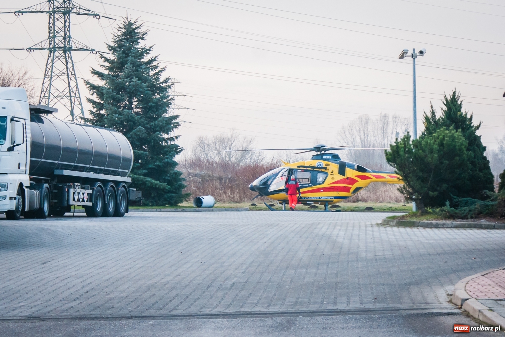 Zdjęcie w galerii na portalu naszraciborz.pl: Zderzenie trzech pojazdów na skrzyżowaniu Piaskowej i 1 Maja w Raciborzu wiadomości z regionu