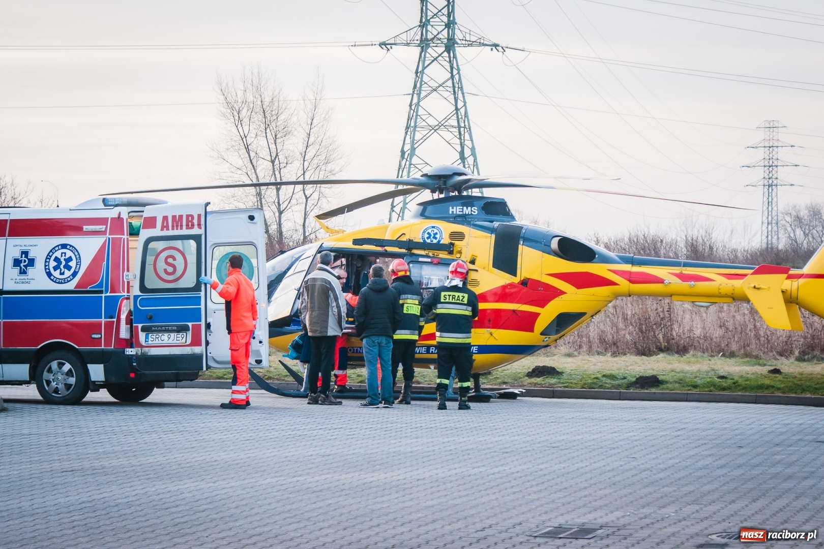 Zdjęcie w galerii na portalu naszraciborz.pl: Zderzenie trzech pojazdów na skrzyżowaniu Piaskowej i 1 Maja w Raciborzu wiadomości z regionu
