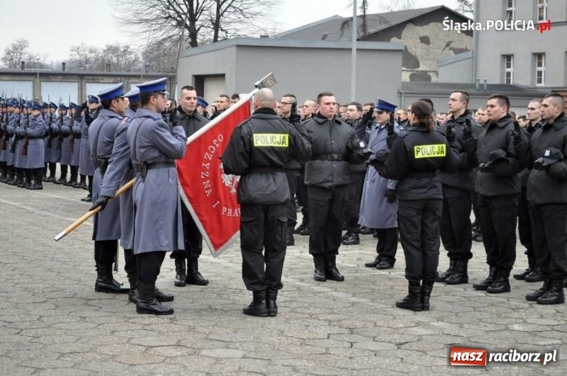 Zdjęcie w galerii na portalu naszraciborz.pl: Śląski garnizon policji ma 217 nowych stróżów prawa wiadomości z regionu