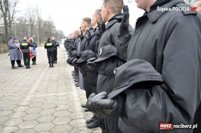 Zdjęcie w galerii na portalu naszraciborz.pl: Śląski garnizon policji ma 217 nowych stróżów prawa wiadomości z regionu