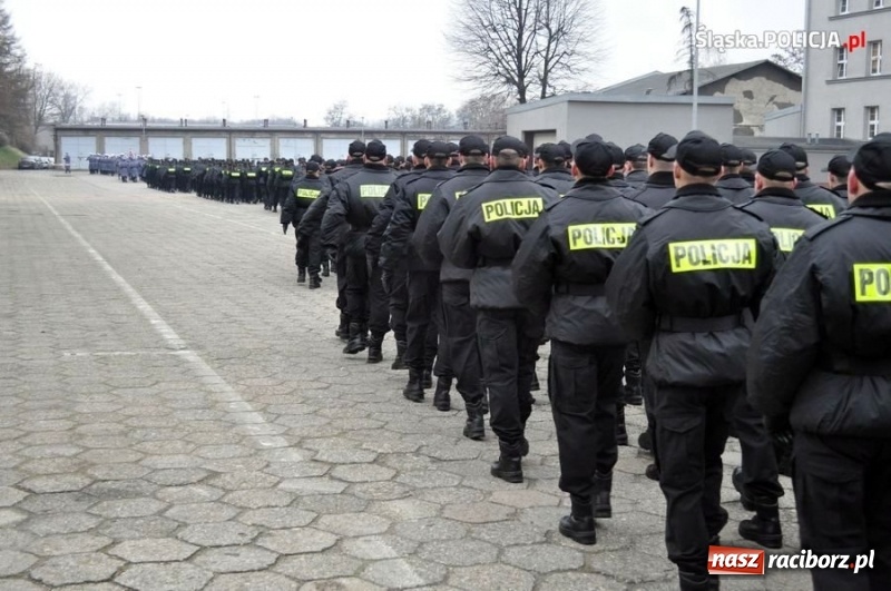 Zdjęcie w galerii na portalu naszraciborz.pl: Śląski garnizon policji ma 217 nowych stróżów prawa wiadomości z regionu