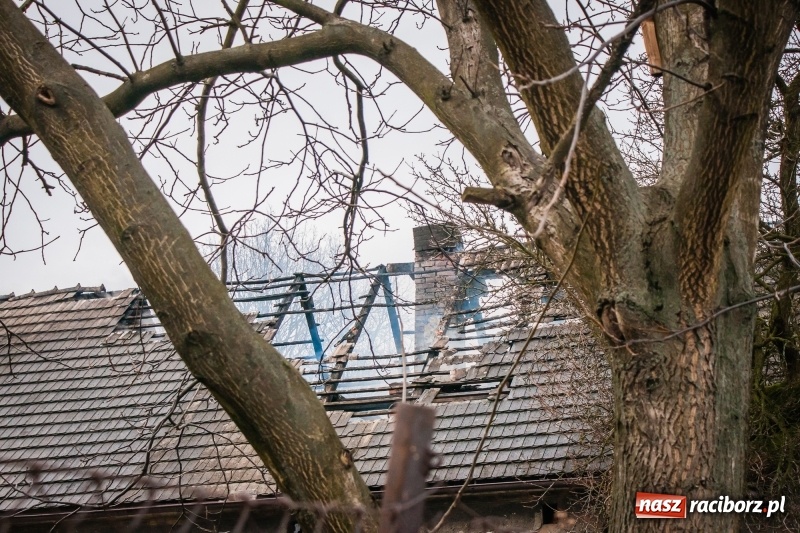 Zdjęcie w galerii na portalu naszraciborz.pl: Pożar domu przy ul. Górnośląskiej w Raciborzu  wiadomości z regionu