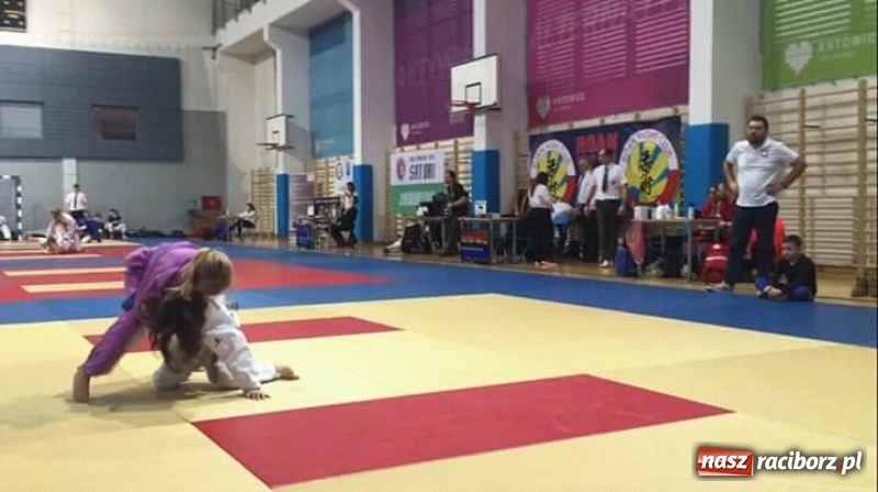 Zdjęcie w galerii na portalu naszraciborz.pl: Grad medali młodych Łamatorów w Katowicach wiadomości z regionu