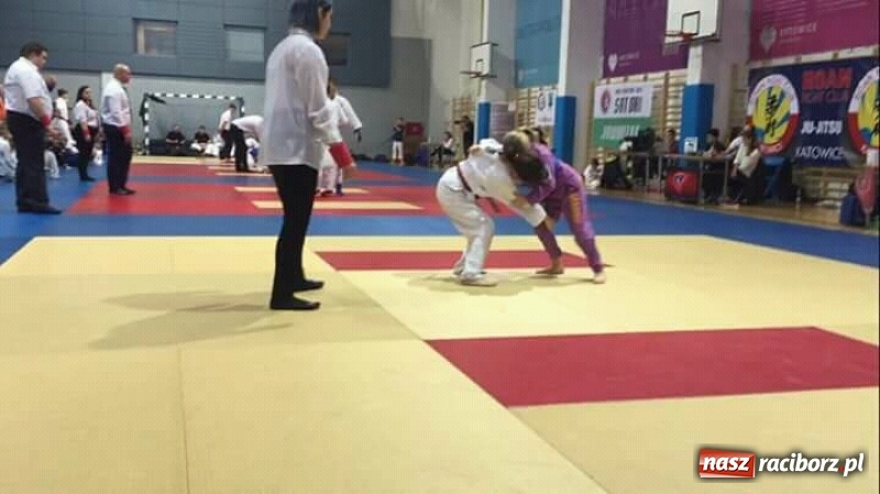 Zdjęcie w galerii na portalu naszraciborz.pl: Grad medali młodych Łamatorów w Katowicach wiadomości z regionu