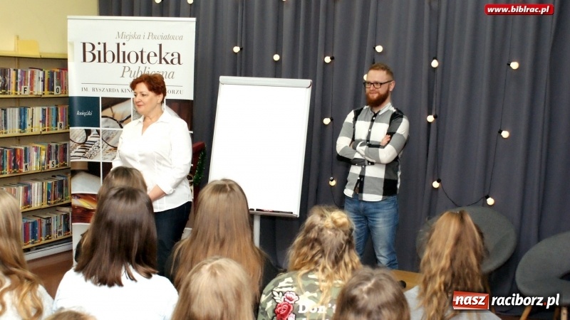 Zdjęcie w galerii na portalu naszraciborz.pl: Trener Marzeń w raciborskiej bibliotece wiadomości z regionu