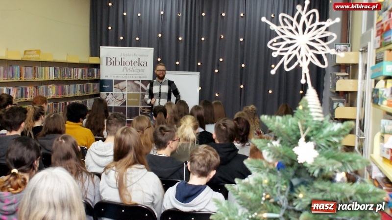 Zdjęcie w galerii na portalu naszraciborz.pl: Trener Marzeń w raciborskiej bibliotece wiadomości z regionu
