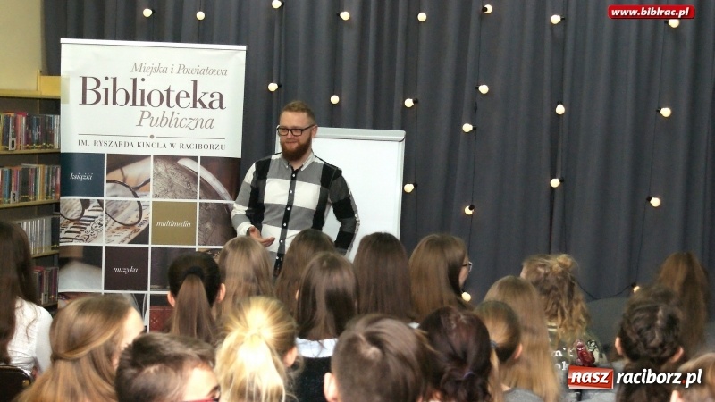 Zdjęcie w galerii na portalu naszraciborz.pl: Trener Marzeń w raciborskiej bibliotece wiadomości z regionu