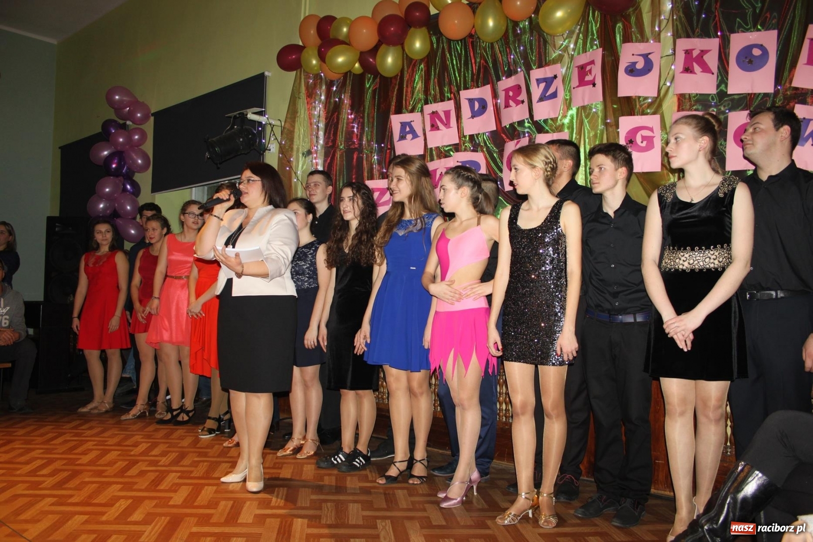 Zdjęcie w galerii na portalu naszraciborz.pl: Roztańczony MDK, czyli talenty ziemi raciborskiej wiadomości z regionu