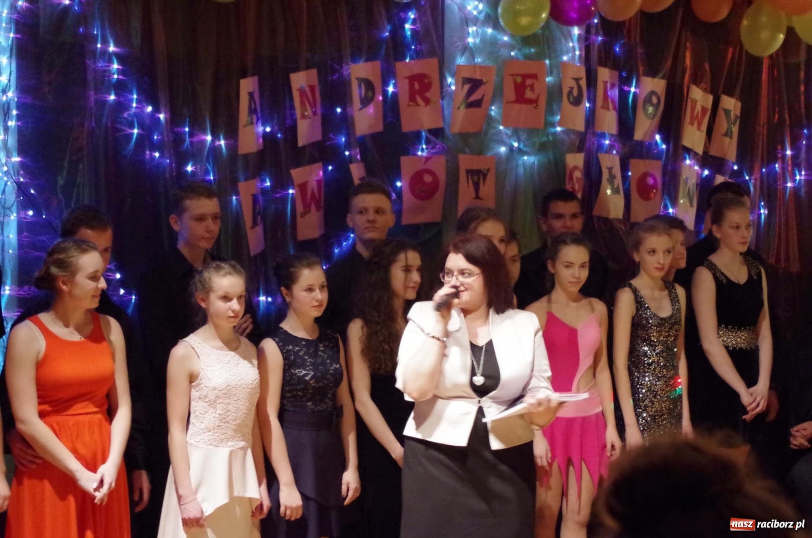 Zdjęcie w galerii na portalu naszraciborz.pl: Roztańczony MDK, czyli talenty ziemi raciborskiej wiadomości z regionu