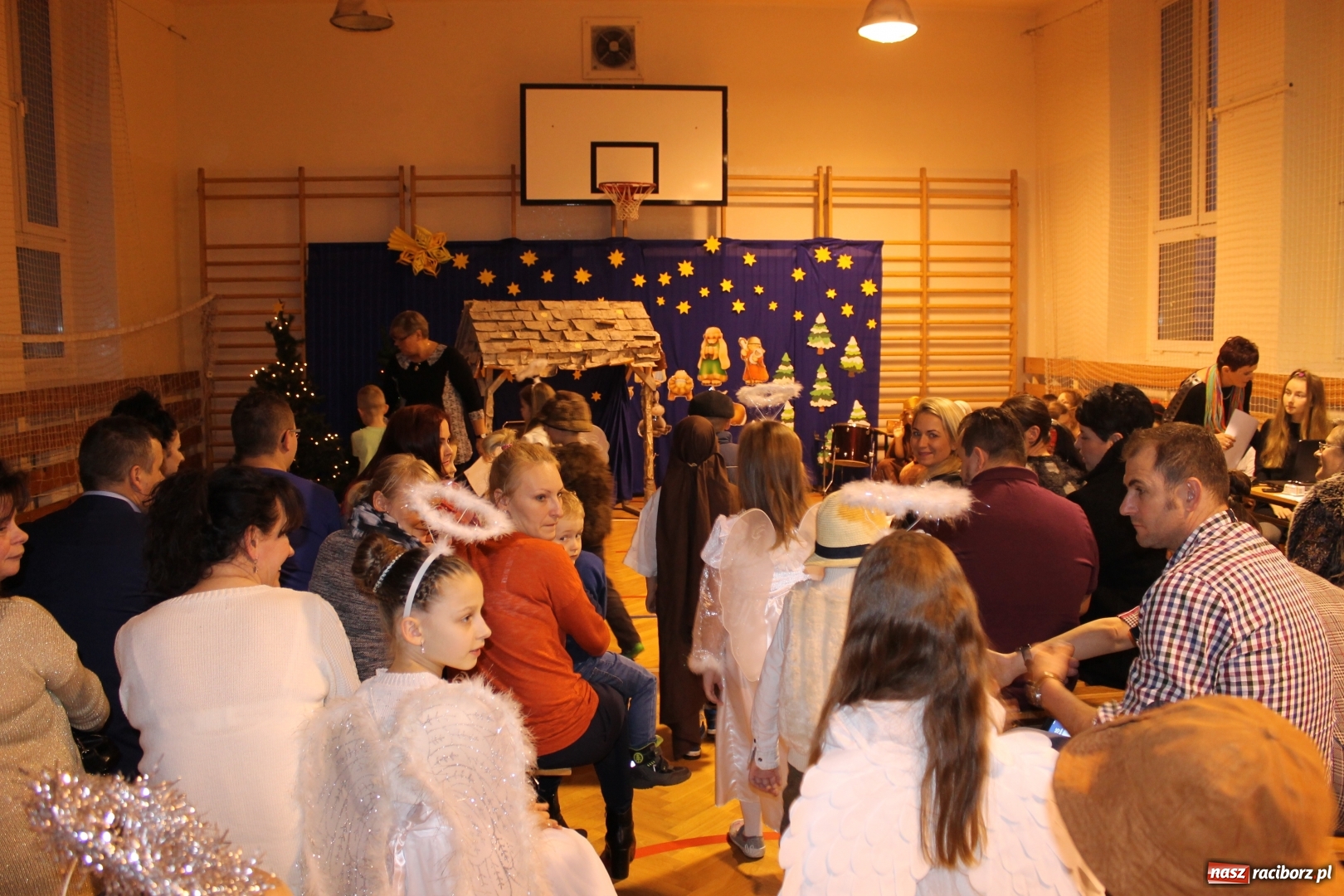 Zdjęcie w galerii na portalu naszraciborz.pl: Wieczór kolęd w ZSP 3 na Płoni wiadomości z regionu