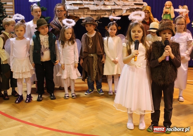 Zdjęcie w galerii na portalu naszraciborz.pl: Wieczór kolęd w ZSP 3 na Płoni wiadomości z regionu