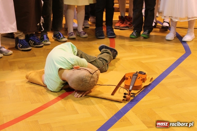 Zdjęcie w galerii na portalu naszraciborz.pl: Wieczór kolęd w ZSP 3 na Płoni wiadomości z regionu