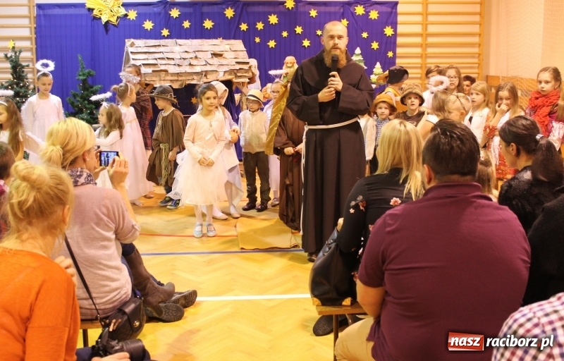 Zdjęcie w galerii na portalu naszraciborz.pl: Wieczór kolęd w ZSP 3 na Płoni wiadomości z regionu