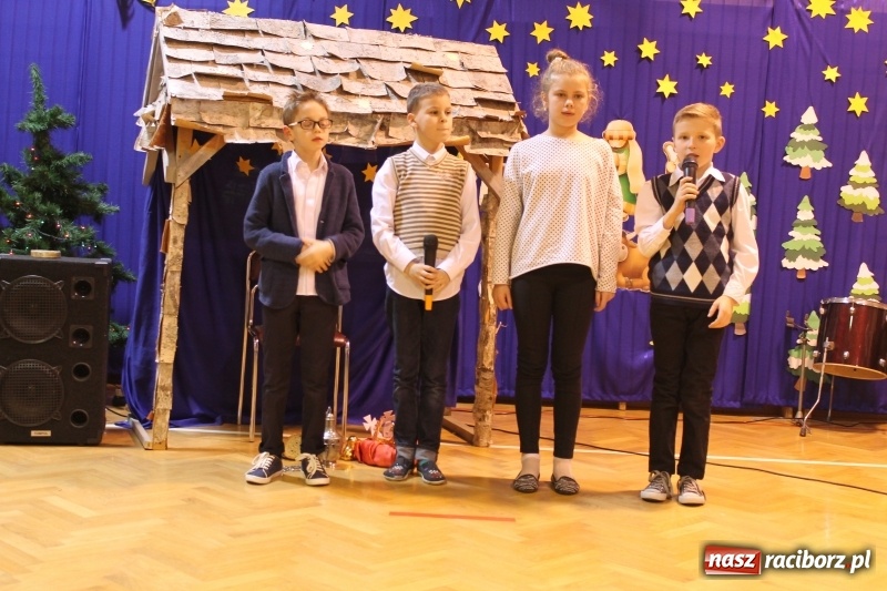 Zdjęcie w galerii na portalu naszraciborz.pl: Wieczór kolęd w ZSP 3 na Płoni wiadomości z regionu
