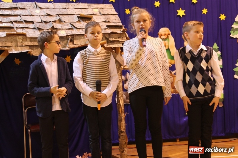 Zdjęcie w galerii na portalu naszraciborz.pl: Wieczór kolęd w ZSP 3 na Płoni wiadomości z regionu
