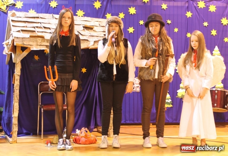 Zdjęcie w galerii na portalu naszraciborz.pl: Wieczór kolęd w ZSP 3 na Płoni wiadomości z regionu