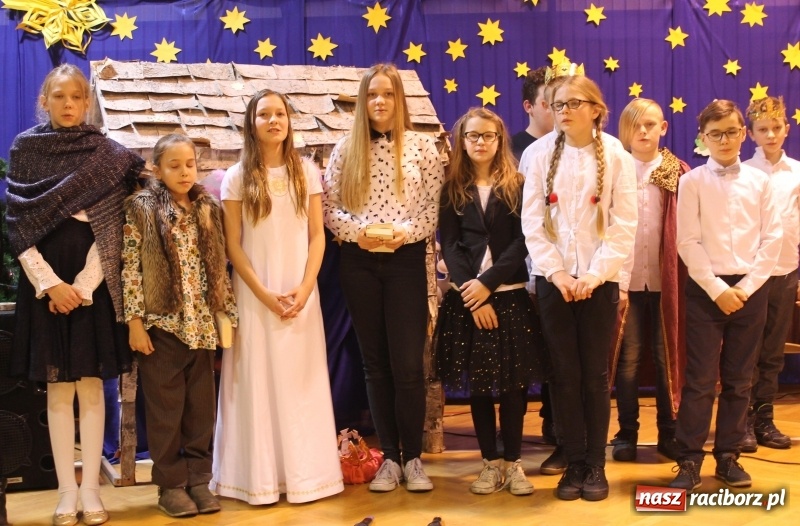 Zdjęcie w galerii na portalu naszraciborz.pl: Wieczór kolęd w ZSP 3 na Płoni wiadomości z regionu