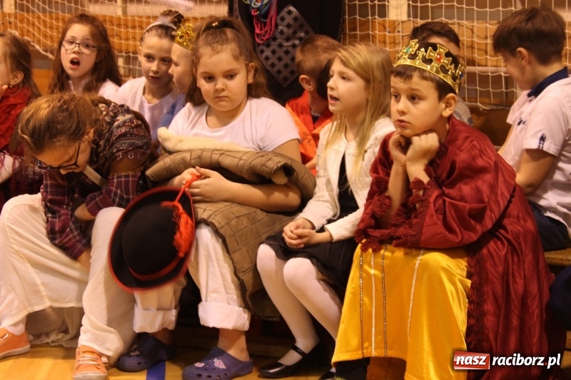 Zdjęcie w galerii na portalu naszraciborz.pl: Wieczór kolęd w ZSP 3 na Płoni wiadomości z regionu