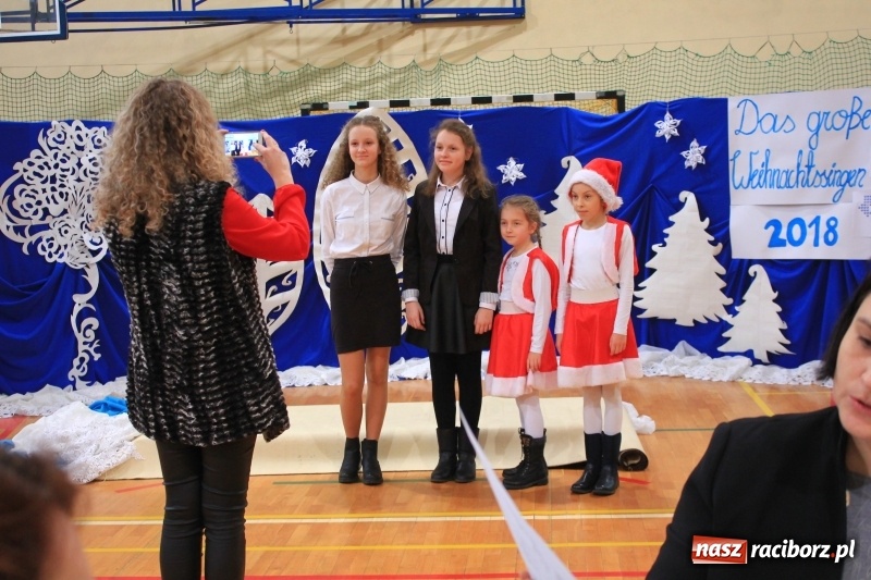 Zdjęcie w galerii na portalu naszraciborz.pl: Kolędy w języku niemieckim zabrzmiały w szkole w Kornowacu wiadomości z regionu