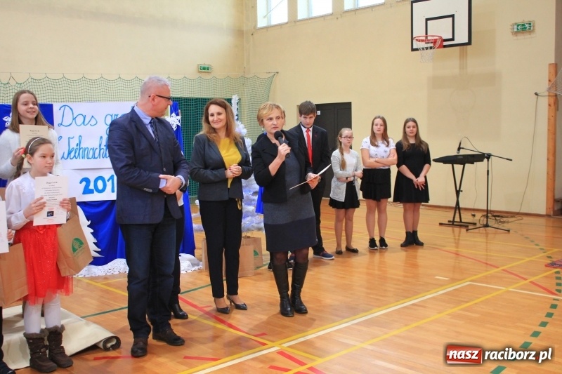 Zdjęcie w galerii na portalu naszraciborz.pl: Kolędy w języku niemieckim zabrzmiały w szkole w Kornowacu wiadomości z regionu