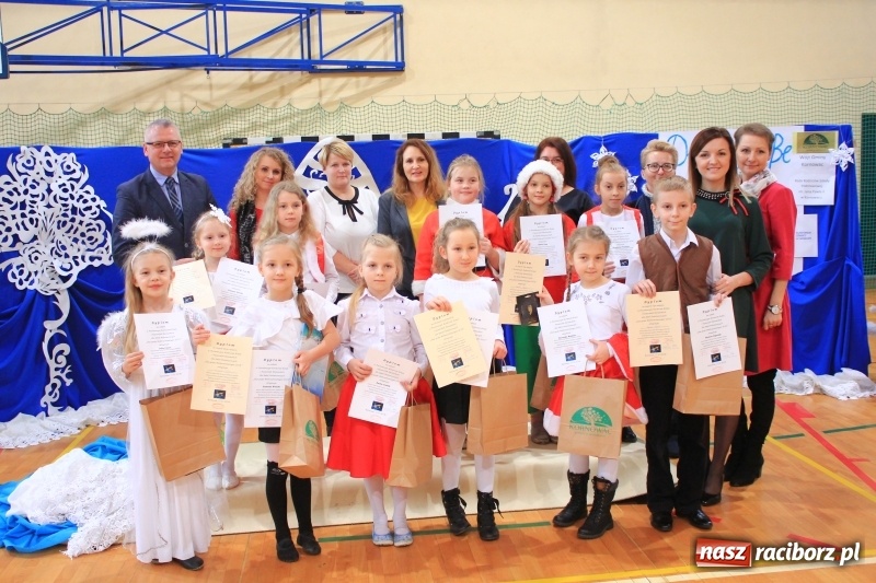 Zdjęcie w galerii na portalu naszraciborz.pl: Kolędy w języku niemieckim zabrzmiały w szkole w Kornowacu wiadomości z regionu