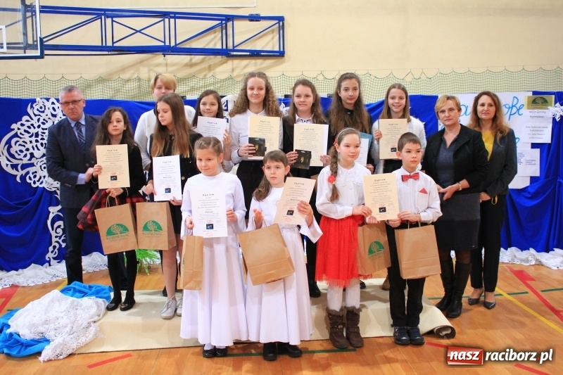 Zdjęcie w galerii na portalu naszraciborz.pl: Kolędy w języku niemieckim zabrzmiały w szkole w Kornowacu wiadomości z regionu
