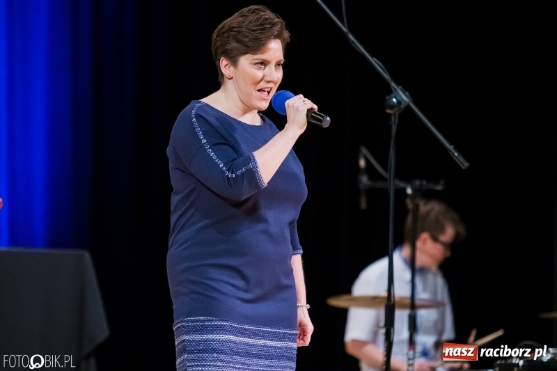 Zdjęcie w galerii na portalu naszraciborz.pl: Koncert kolęd i pastorałek uczniów I LO i SP 4 wiadomości z regionu