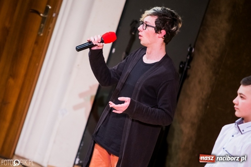 Zdjęcie w galerii na portalu naszraciborz.pl: Koncert kolęd i pastorałek uczniów I LO i SP 4 wiadomości z regionu