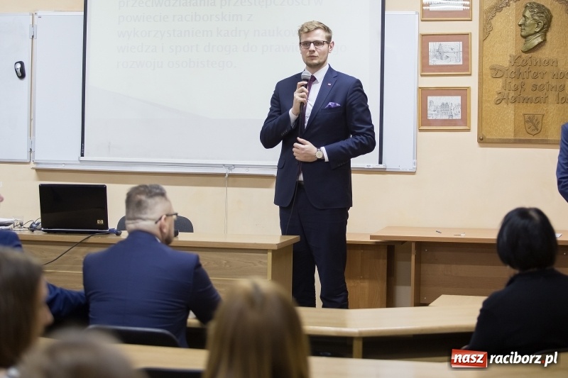 Zdjęcie w galerii na portalu naszraciborz.pl: PWSZ w Raciborzu z dofinansowaniem z Ministerstwa Sprawiedliwości wiadomości z regionu