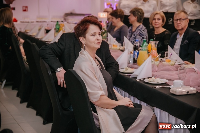 Zdjęcie w galerii na portalu naszraciborz.pl: Gastronomik na balu maturalnym w Rogowie  wiadomości z regionu